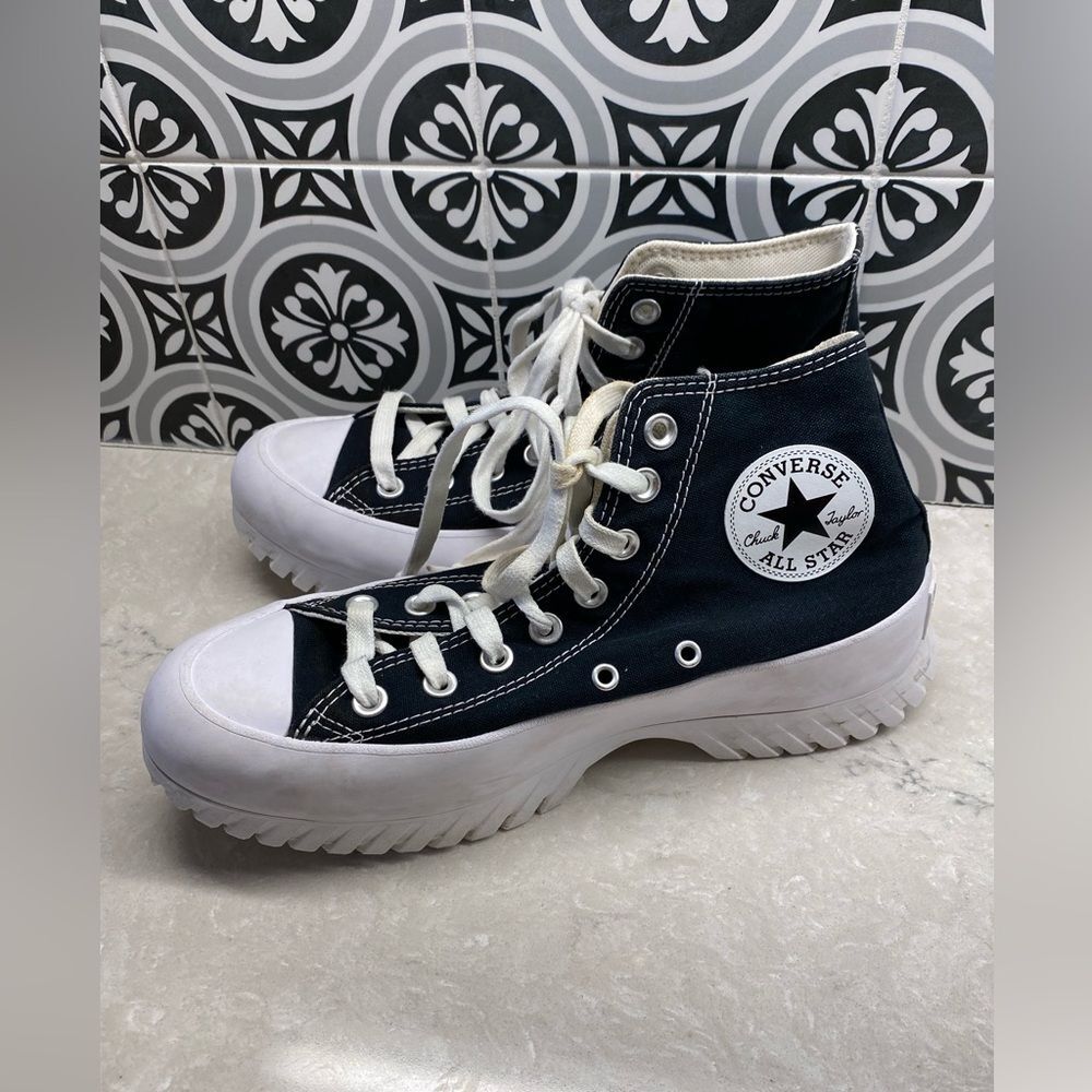 Converse Chuck Taylor Lugged 2.0 8.5 W High-Top Black Sneakers GUC